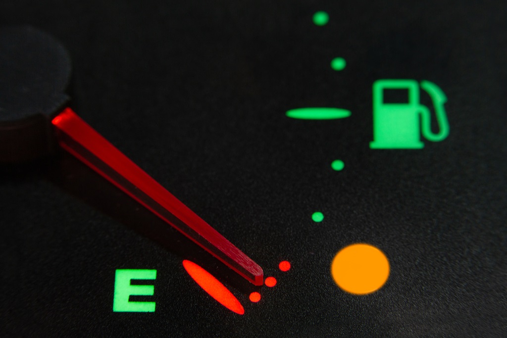 Stranded with an Empty Tank? Here’s What to Do If You Ran Out of Gas