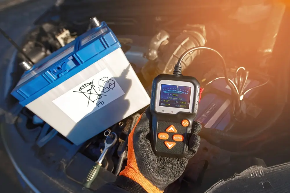 Signs of a Bad Alternator Vs. Bad Battery